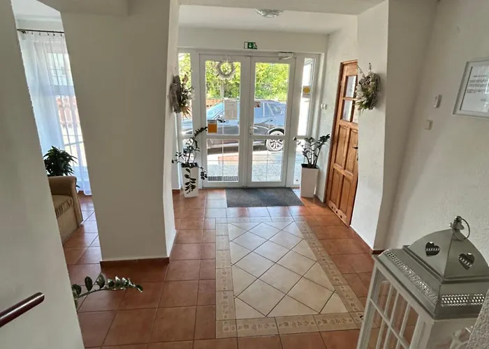 Nezabudka Konukevi 3*
